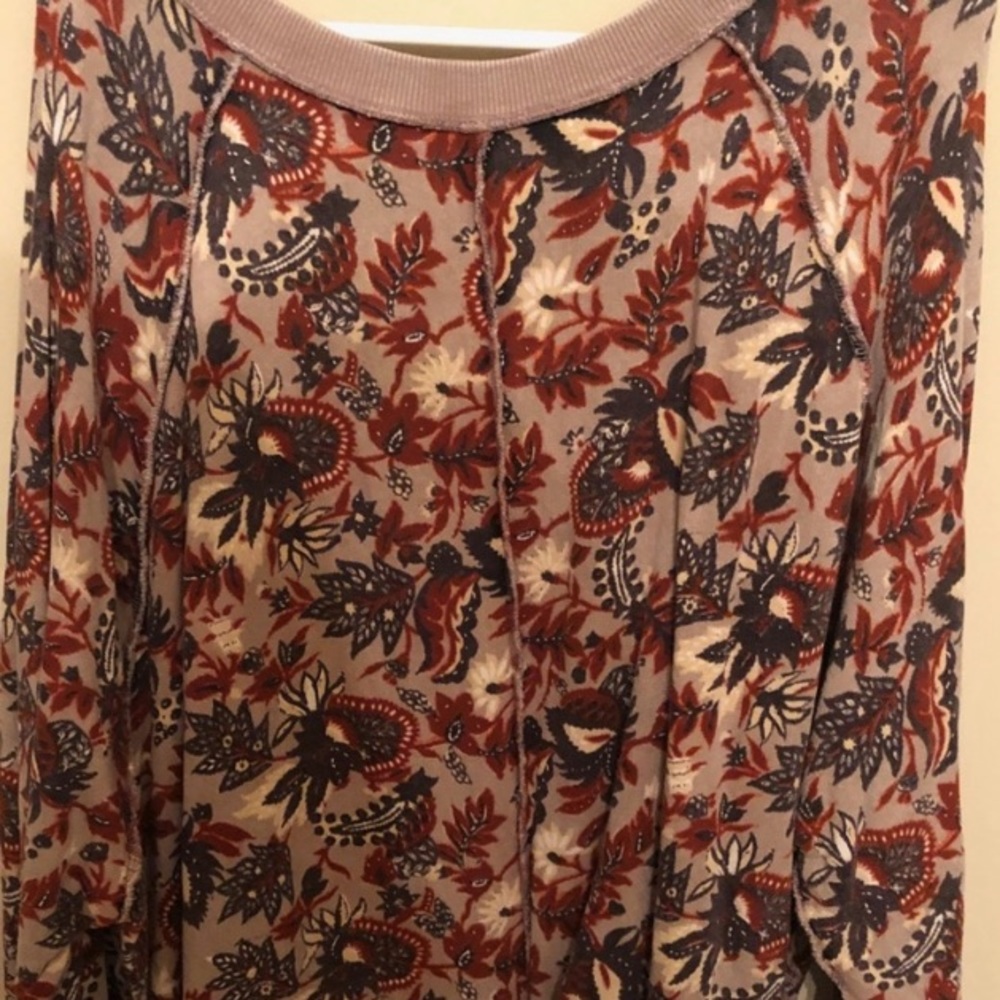 FREE PEOPLE RAGLAN SLEEVE FLORAL SWEATER